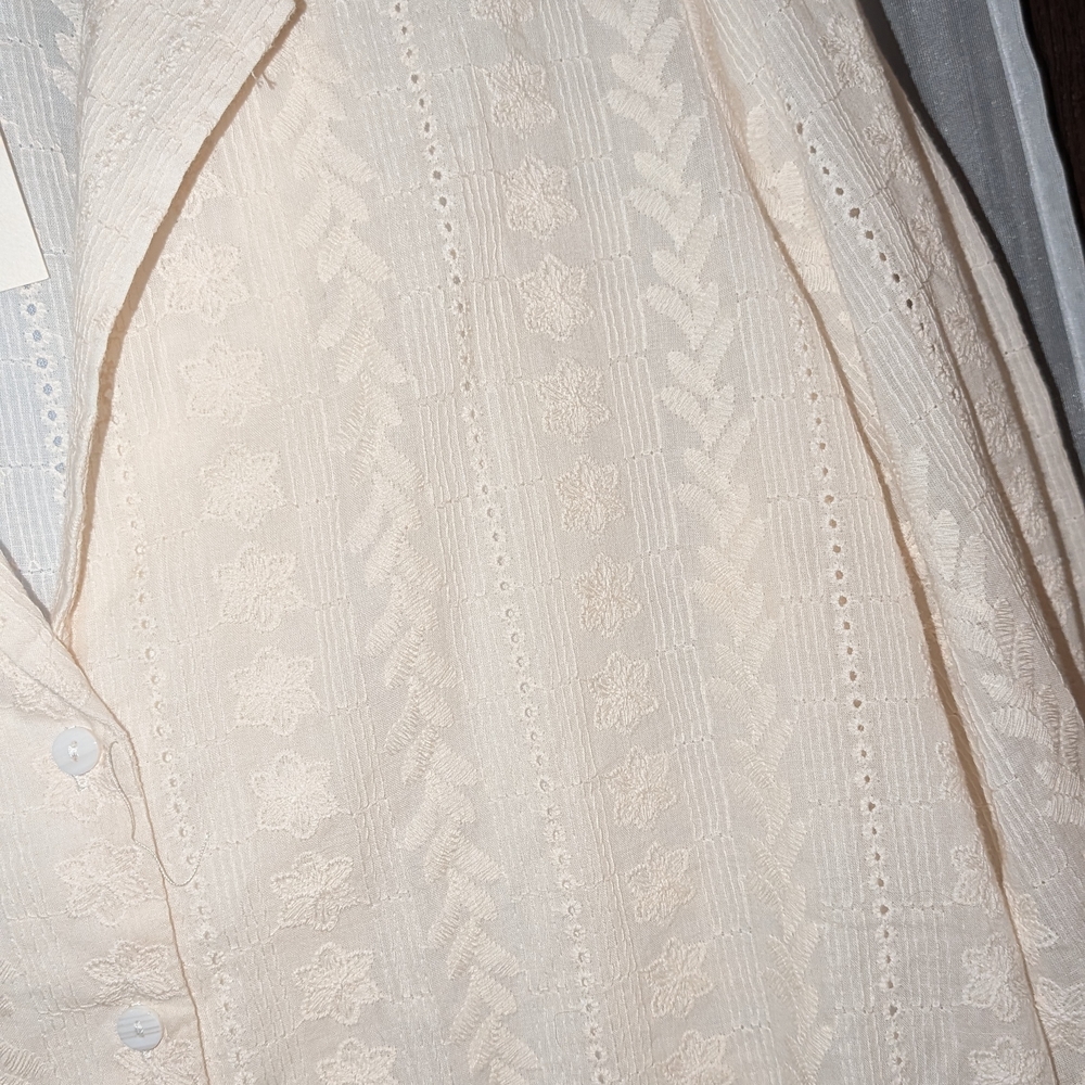 Cream Button-Up Blouse - Picture 4 of 6